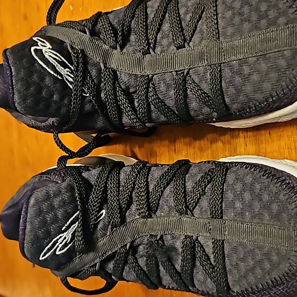 Nike LeBron James Low Black Sneakers. Women's size 4.5. - Picture 7 of 8